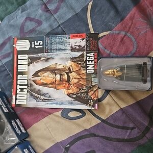 Eaglemoss Doctor Who Figurine of Omega, Time Lord Hero
